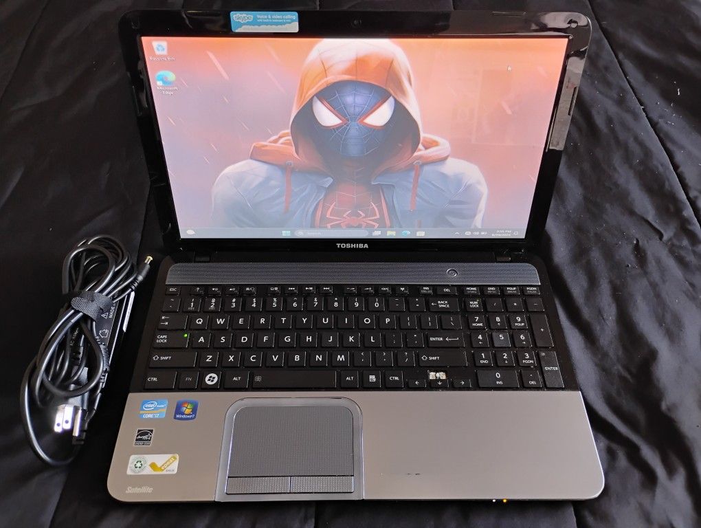 i7 Toshiba Satellite Laptop w/Win 11 Pro & Office (500GB)