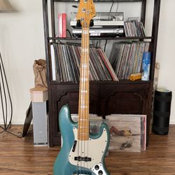 Vintage 1978 Fender USA Jazz Bass Bound Maple  Block Inlays Maui Blue!