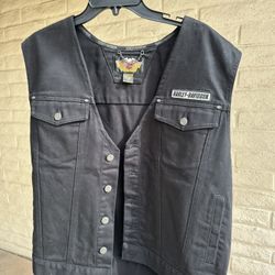 Men’s Black Cloth Harley Davidson Vest.