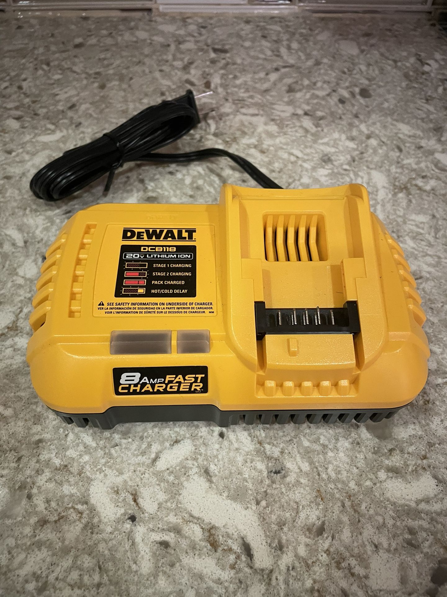 Dewalt Cargador Rápido .