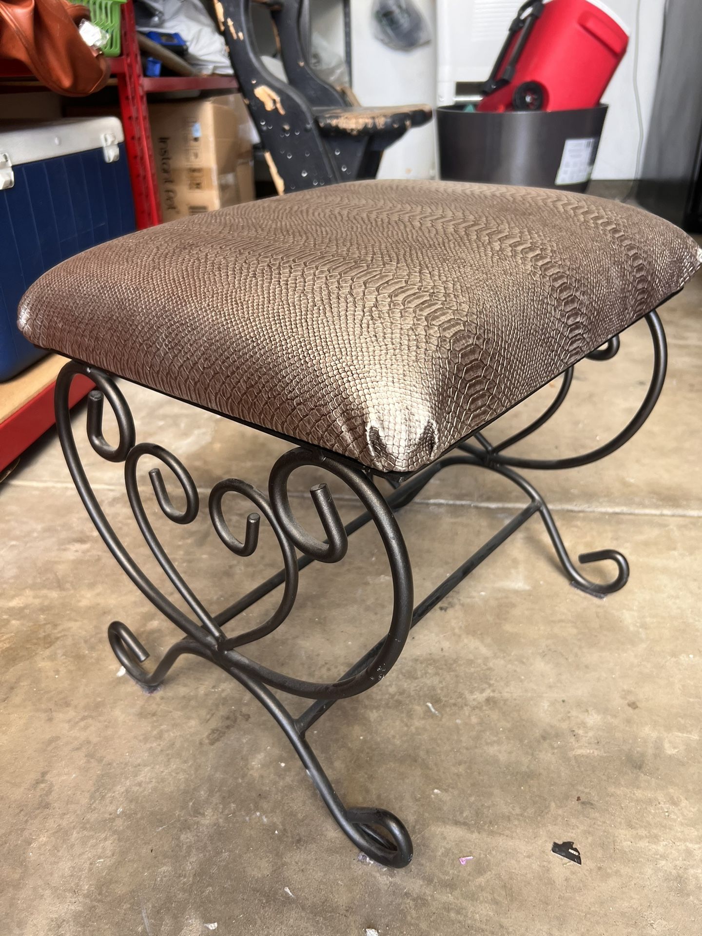 Vanity Seat
