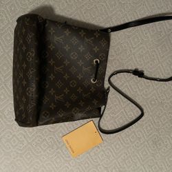louis vuttion purse