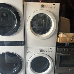 Kenmore 220 volt front load electric washer and dryer with three months warranty free delivery in the Oakland area outside the Oakland area there is a