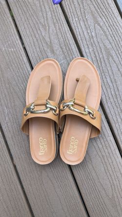 Women’s shoes, size 9