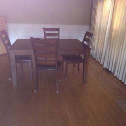 Lovely  Dining Room Buit In Drop Leaf  With 4 Chairs, Excellant Condition