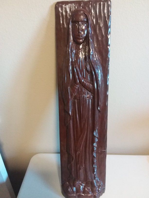 MADONNA SCULPTURE CARVED IN WOOD (Free LOCAL PICK Up)