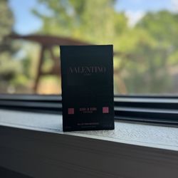 Valentino Uomo Born In Roma