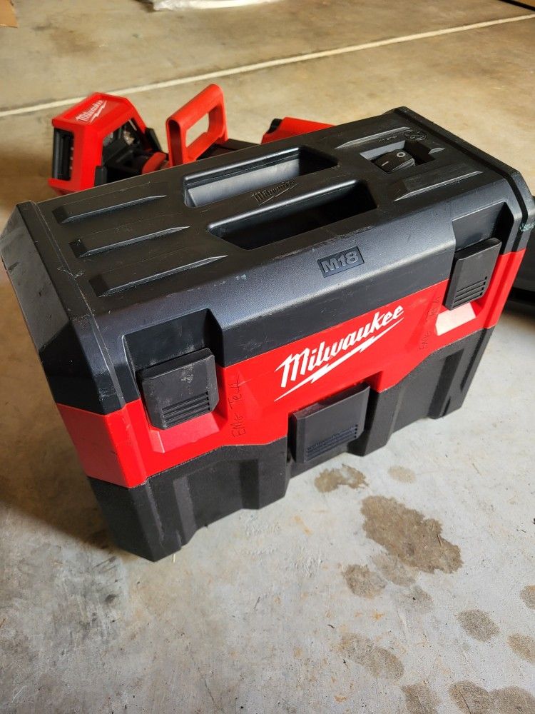 Milwaukee Tripod Light and Crdless Vac