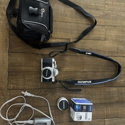 OLYMPUS OM-D E-M10 Mark II Mirrorless Camera