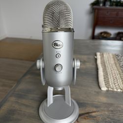 Blue Yeti USB Microphone - Silver