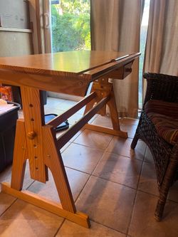 Drafting Desk Adjustable