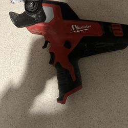 Milwaukee 600 MCM Cable Cutter
