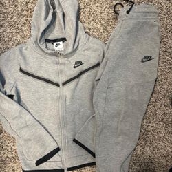 Nike Tech Vendor $55 Per set 