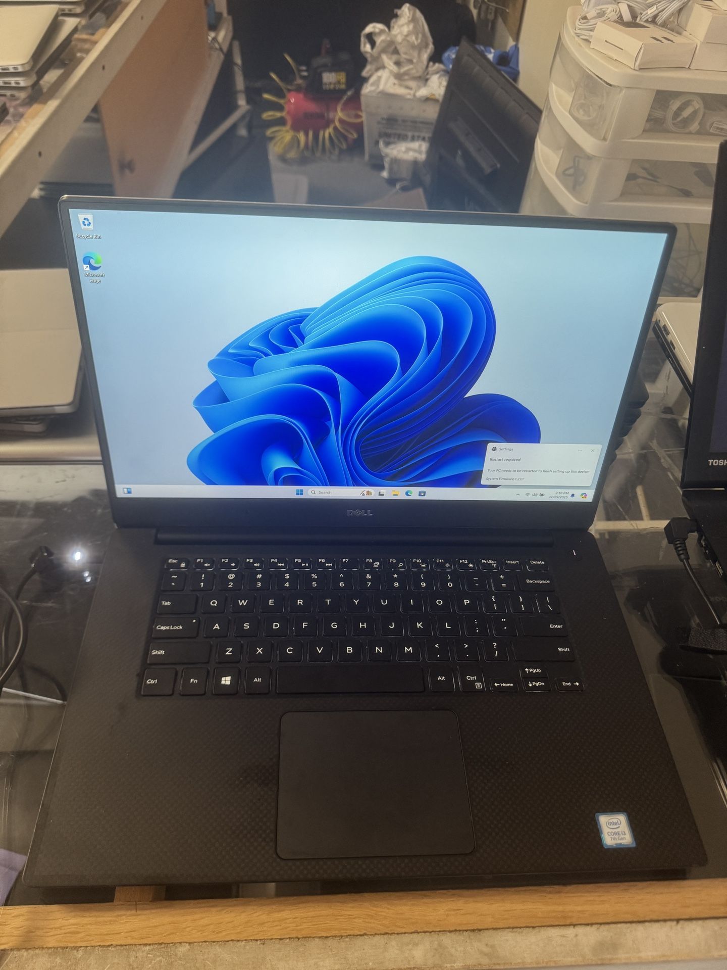 DELL XPS 15 LAPTOP WINDOWS 11 PRO W/CHARGER WORKS PERFECT