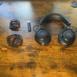 Black Gaming Headset - JBL Quantum 600 - Pickup Available Today!