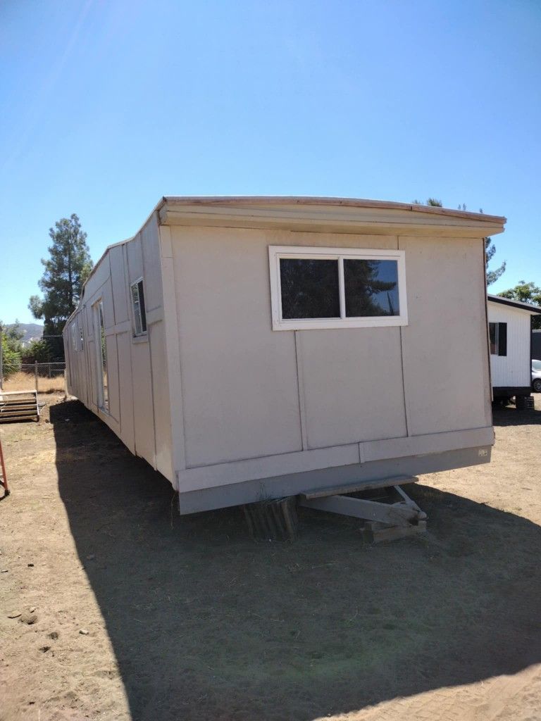 12/60 SINGLE WIDE MOBILE HOME