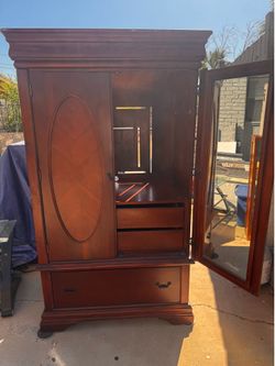 Dresser