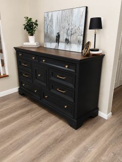 Luxury Black Dresser