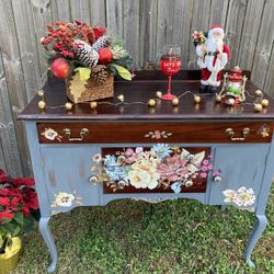 Vintage Buffet Stunning 