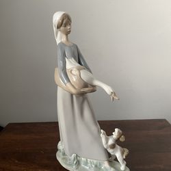 Lladro Porcelain Figurine “Girl With Goose And Barking Dog”