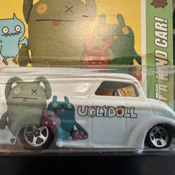 Hot Wheels Dairy Delivery UGLYDOLL Customized Die-Cast Truck 1:64 scale car