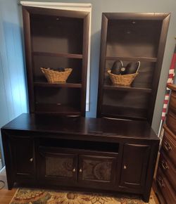 BLACK 3 PIECE ENTERTAINMENT CENTER 