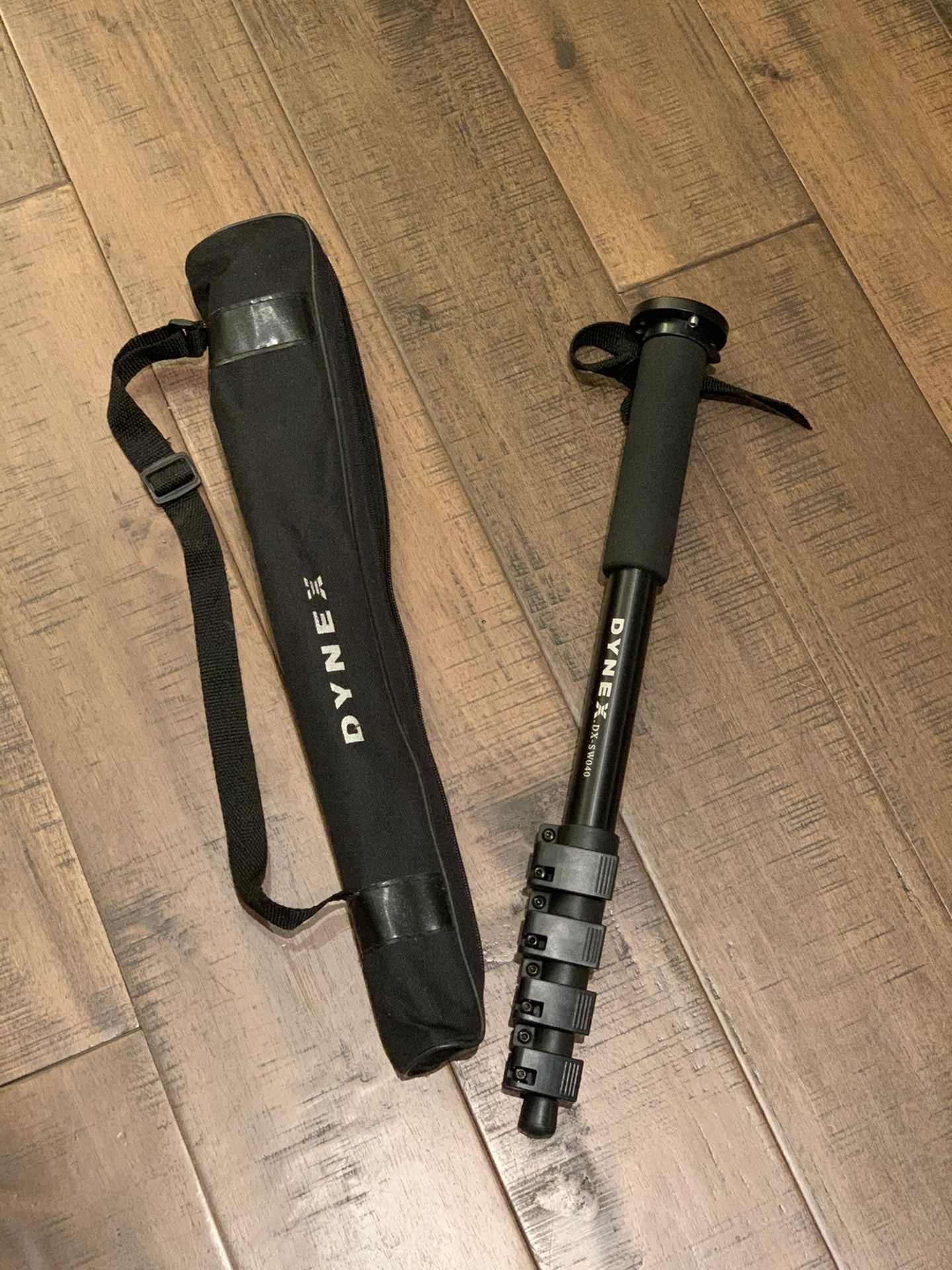 Dynex Monopod