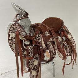 Montura Charra Pitiada Original Con Herrage Y Fuste Plateado Completo