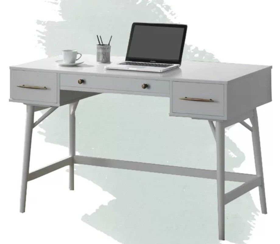 Beautiful Classic Desk White