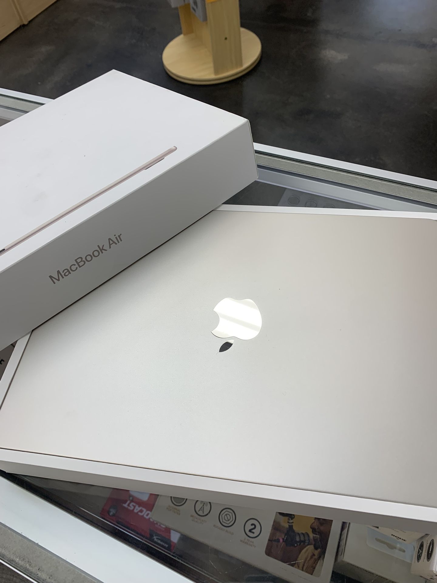 Macbook Air 13” M4 16GB Ram 256 SSD