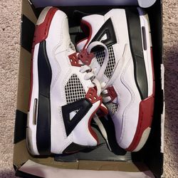 JORDAN 4 FIRE RED 2012 EDITION‼️ Size (4)