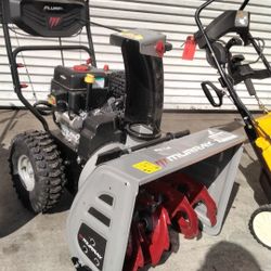 MURRAY Gas  Snow Blower 208cc 24 In  