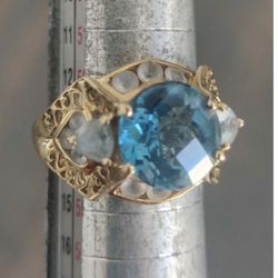 10k Blue Topaz Ring 