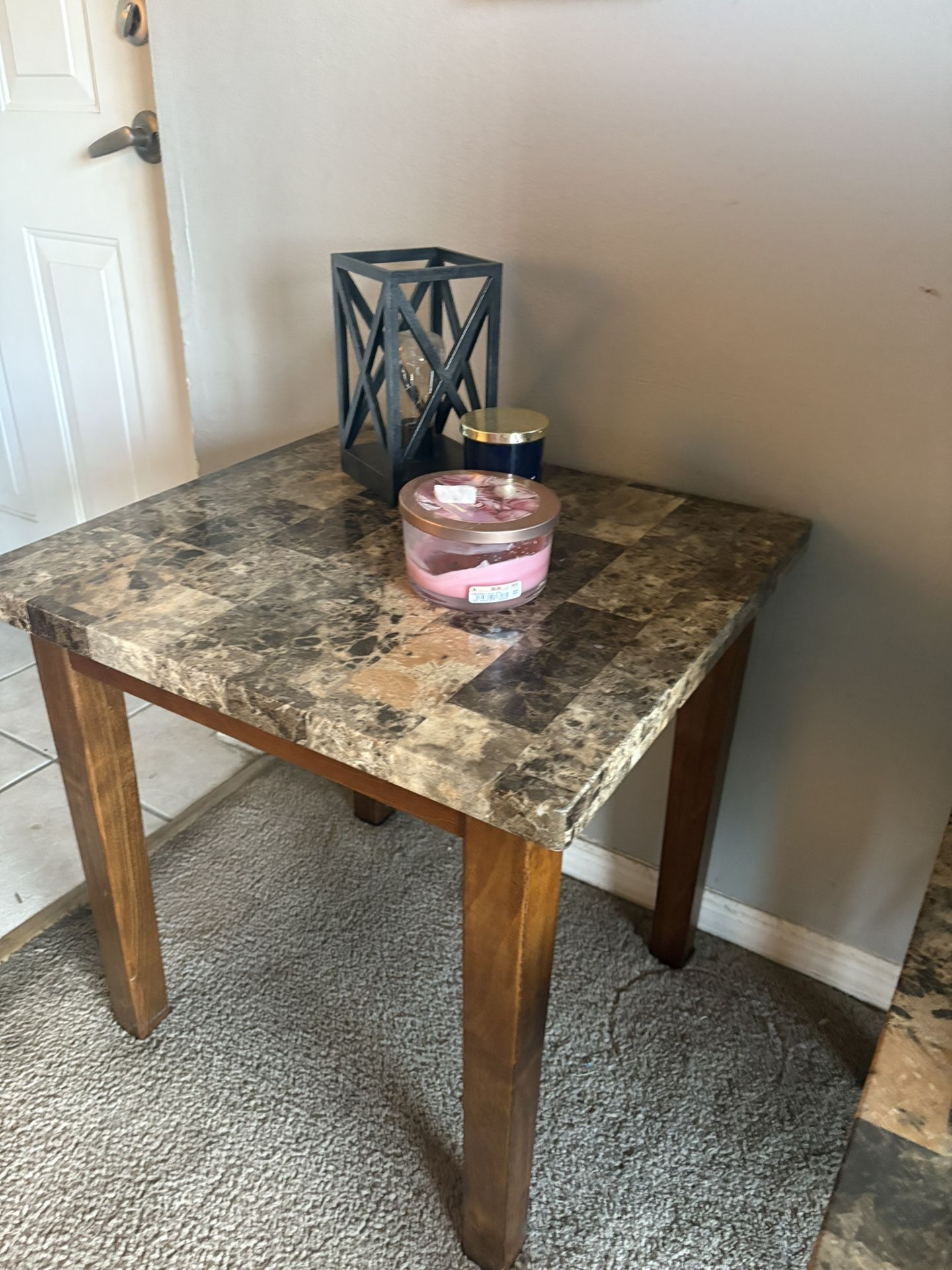 2 end Tables And Coffee Table