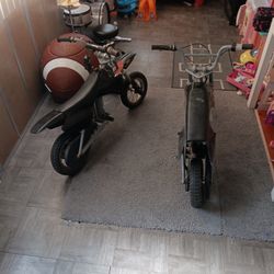 2 Electric Razor Dirt Bike