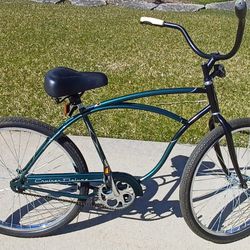 Like New  Schwinn Deluxe Cruiser bike bicycle 26 inch  
