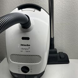 Miele Olympus Vacuum Cleaner Appliance With Extra Bags S2120 1200 Watts Hs12