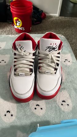 Nike flight legacy red