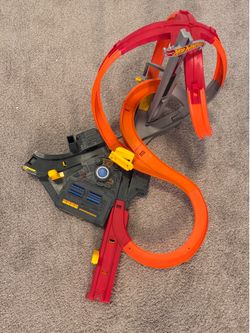 Hot wheels track