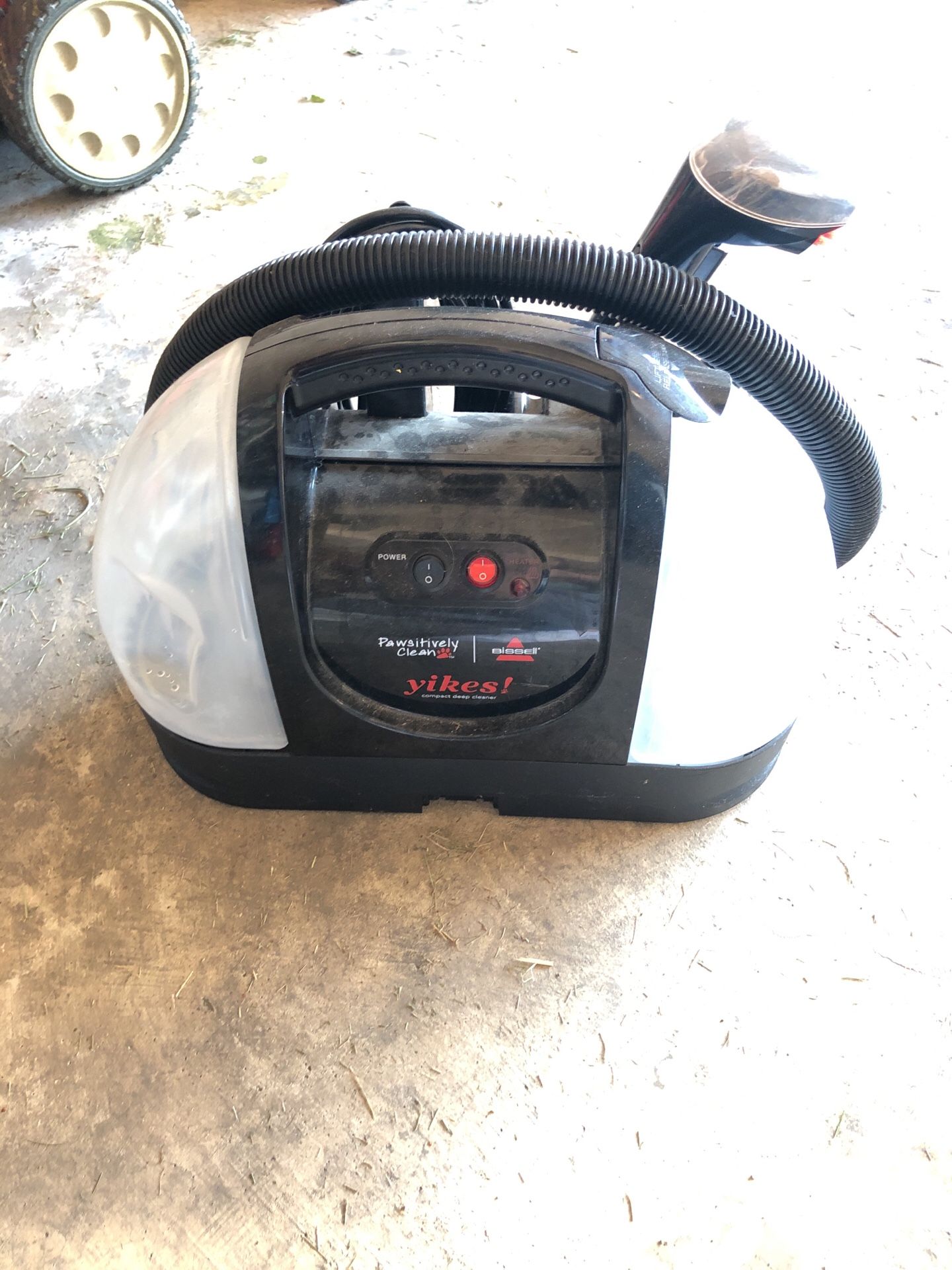 Bissell pawsitively clean YIKES! Compact deep cleaner