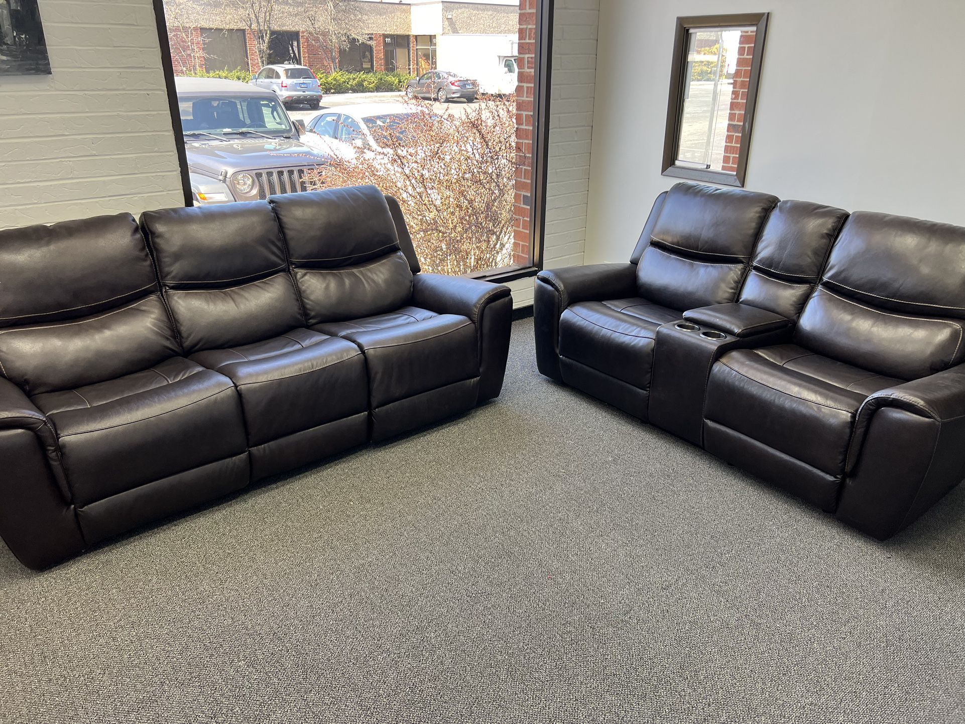 Leather Reclining Set + Free Delivery 🚚 
