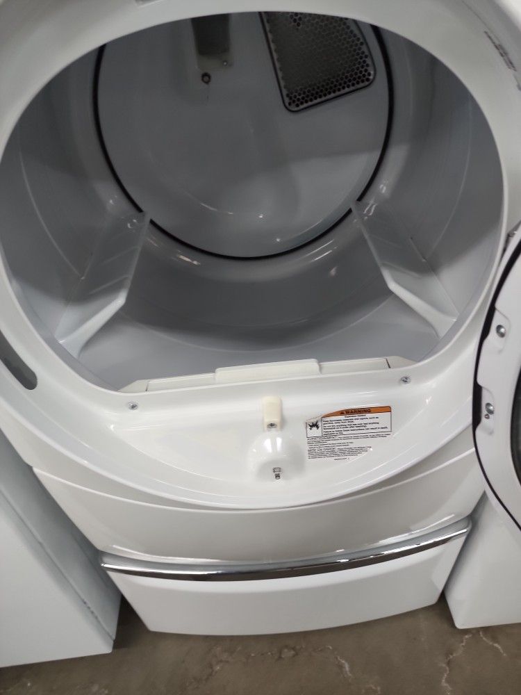 Whirlpool Duet Steam Electric Dryer for Sale in Garland, TX OfferUp