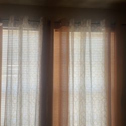 Curtains With Rod And Screws 