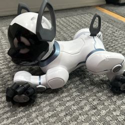 Chip robo Dog Electronic Interactive Pet  By Wowwee
