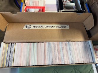 Thousands of NFL Football Cards (commons)