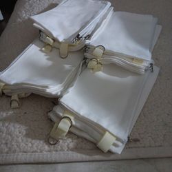 NEW 20# White Bags With Zipper