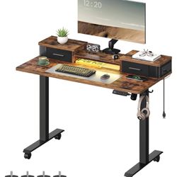 Wooden Desk Only Used For A Couple Months