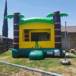 Bonus House For Sale  800 Dollars With Pump