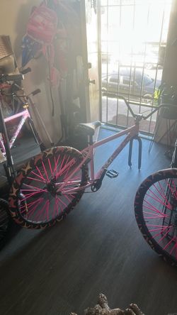 Pink throne x chad 29 inch bmx