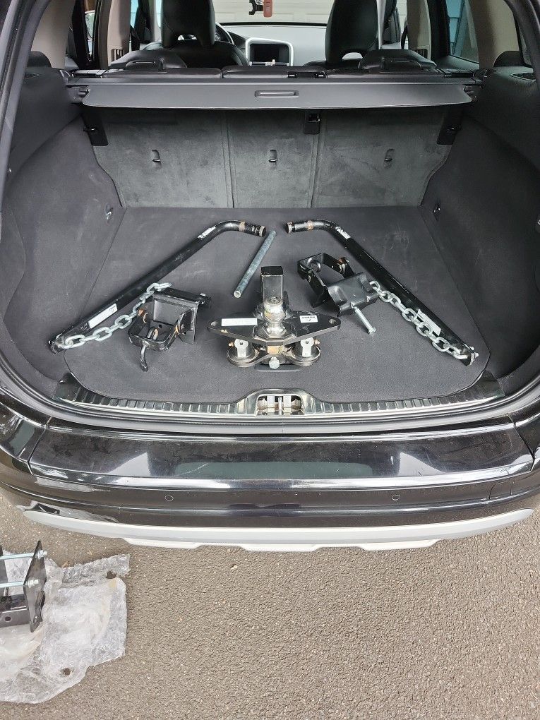 RV Hitch And Non Swaying Tow Bars
